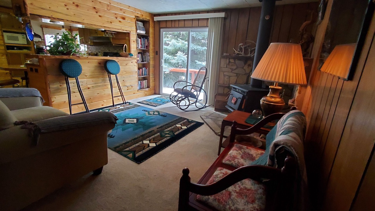 Photo of Livingroom in Salmon