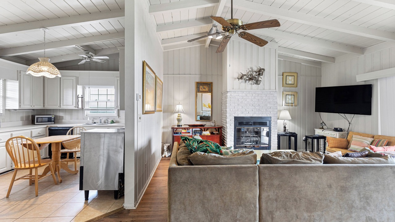 Photo of Livingroom in Litchfield by the Sea
