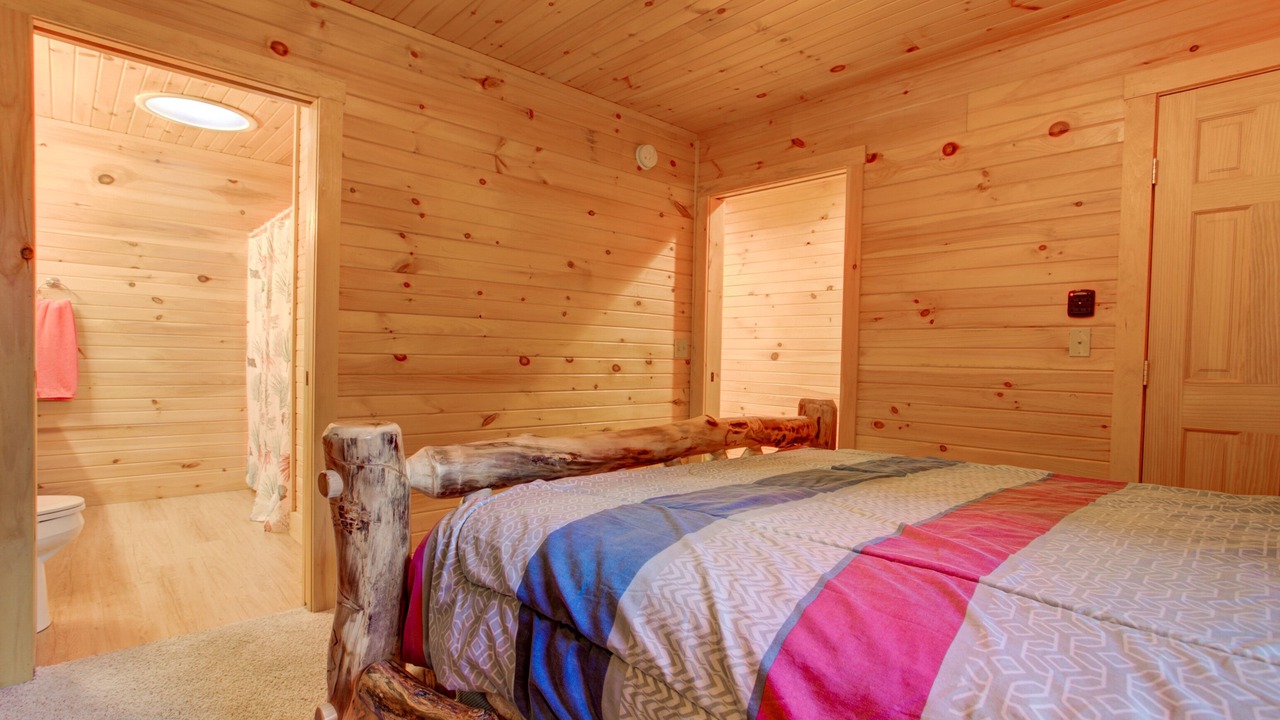 Photo of Bedroom in Laurelton