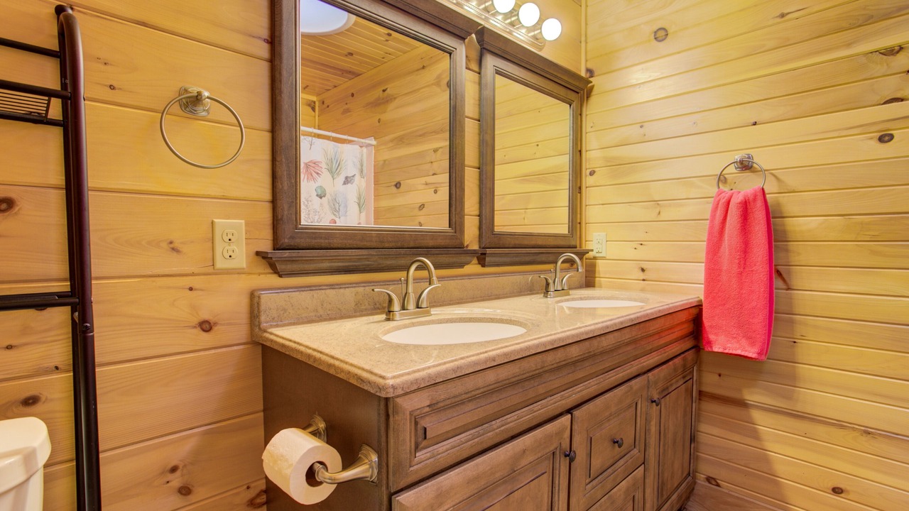 Photo of Bathroom in Laurelton