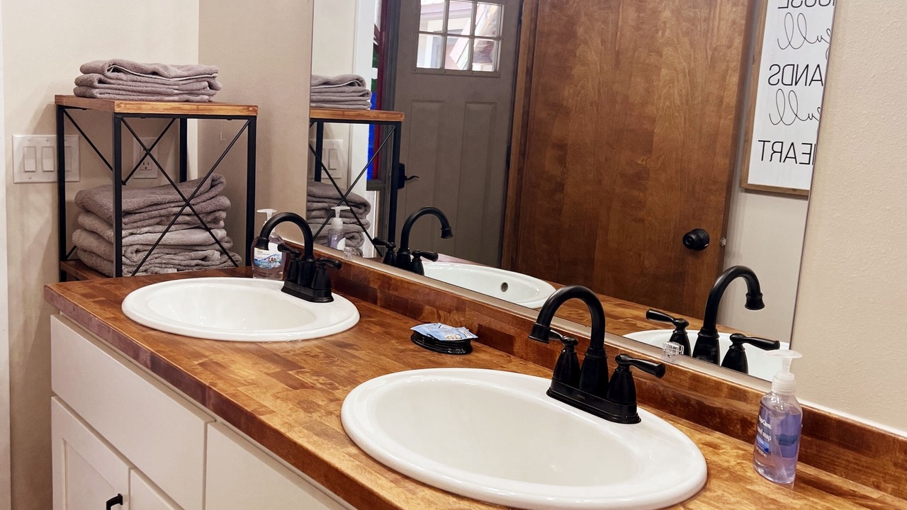 Photo of Bathroom in West Yellowstone