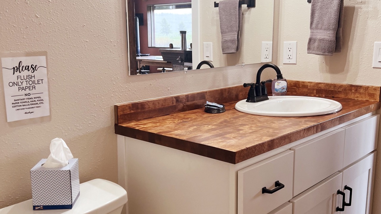 Photo of Bathroom in West Yellowstone