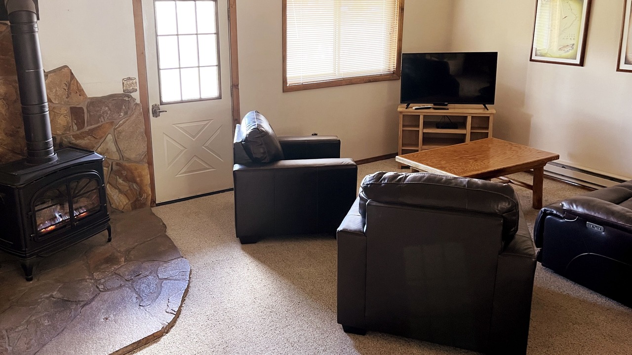 Photo of Livingroom in West Yellowstone