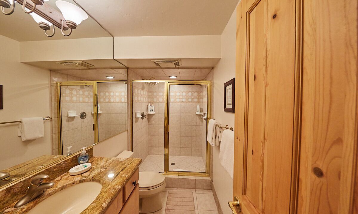 Photo of Bathroom in Park Meadows