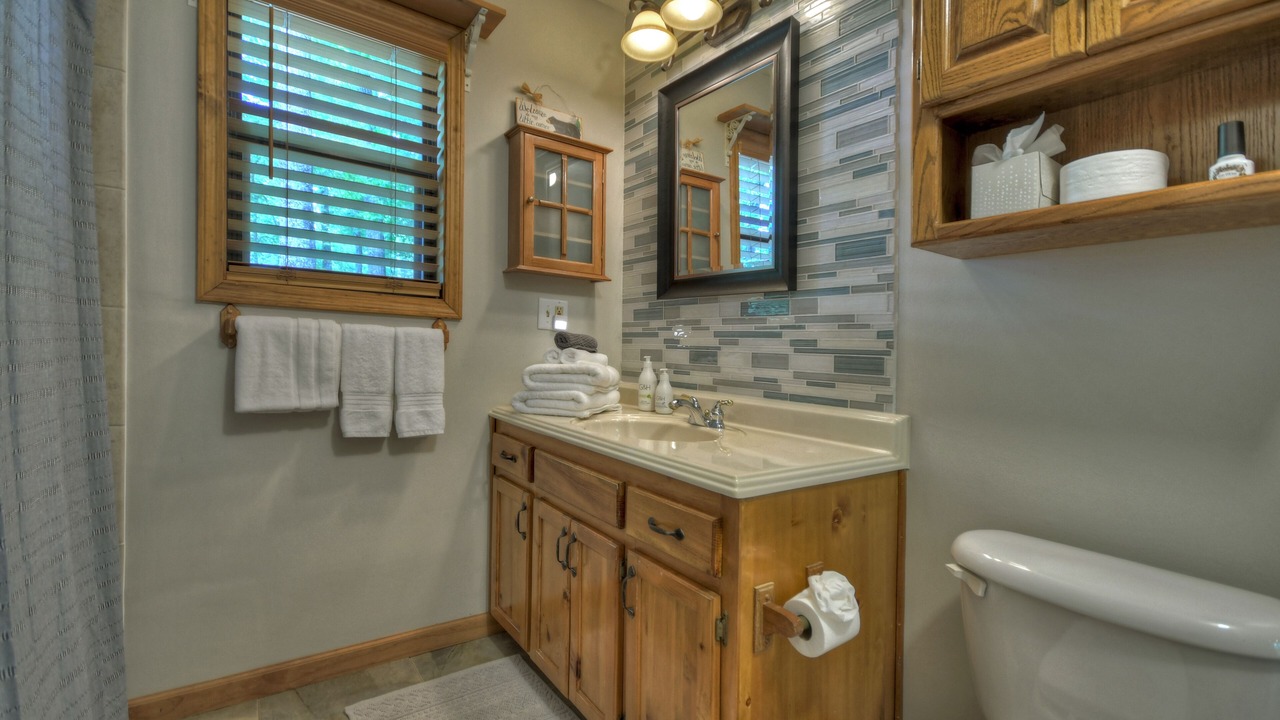 Photo of Bathroom in Walnut Mountain