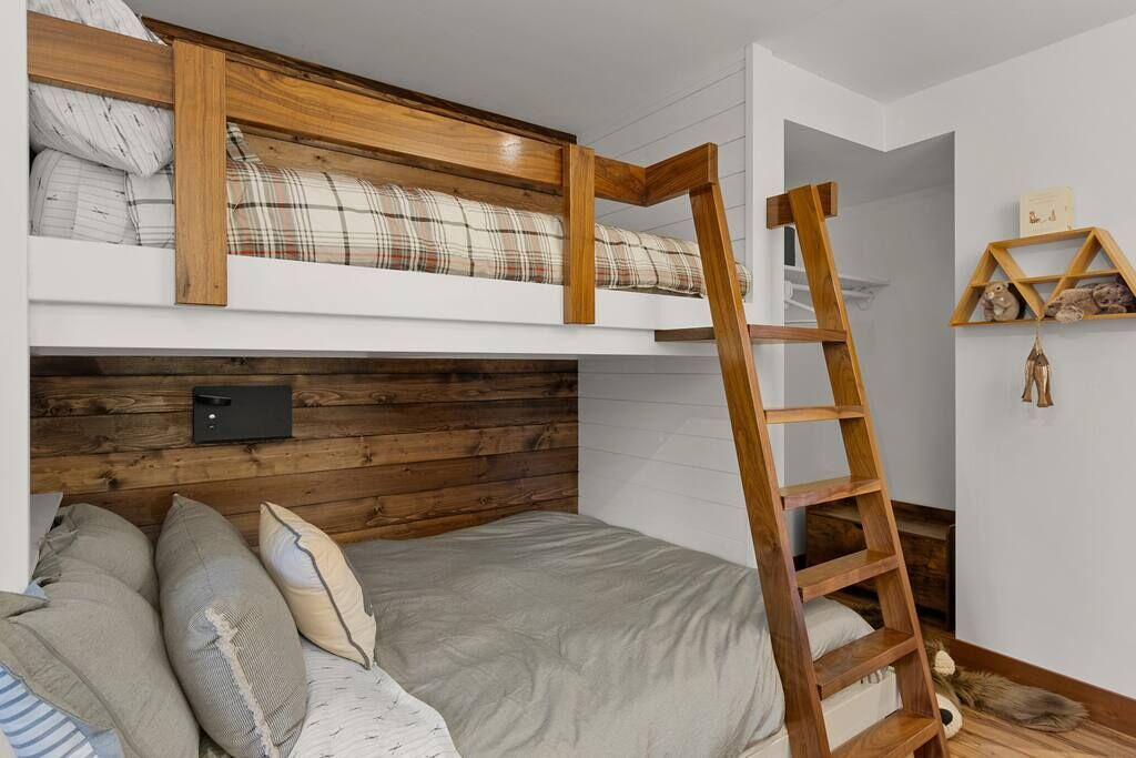 Photo of Bedroom in Mission Beach