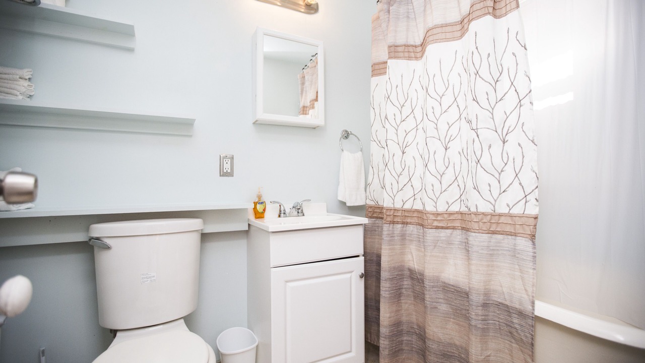 Photo of Bathroom in Shelby Park