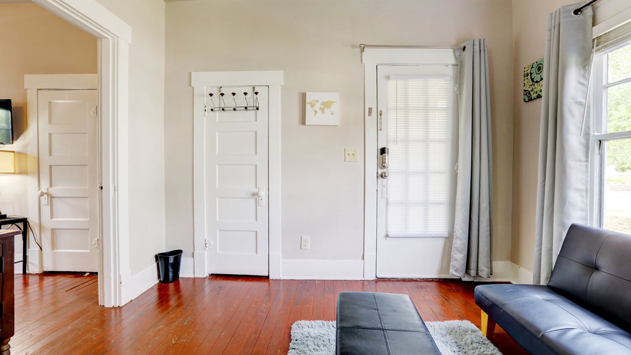 Photo of Livingroom in Shelby Park