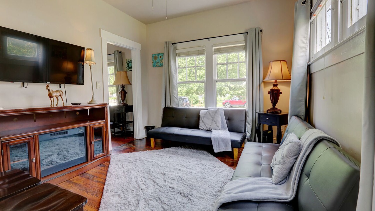 Photo of Livingroom in Shelby Park