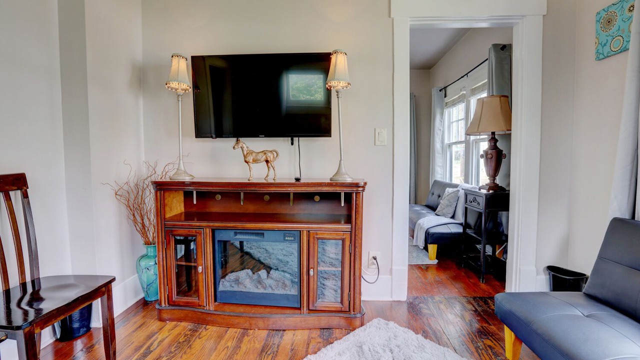 Photo of Livingroom in Shelby Park