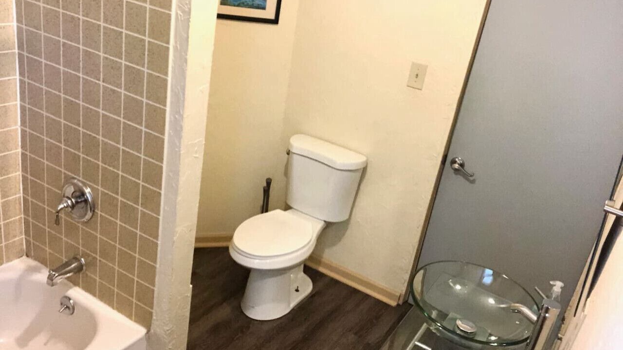 Photo of Bathroom in Detroit - Shoreway