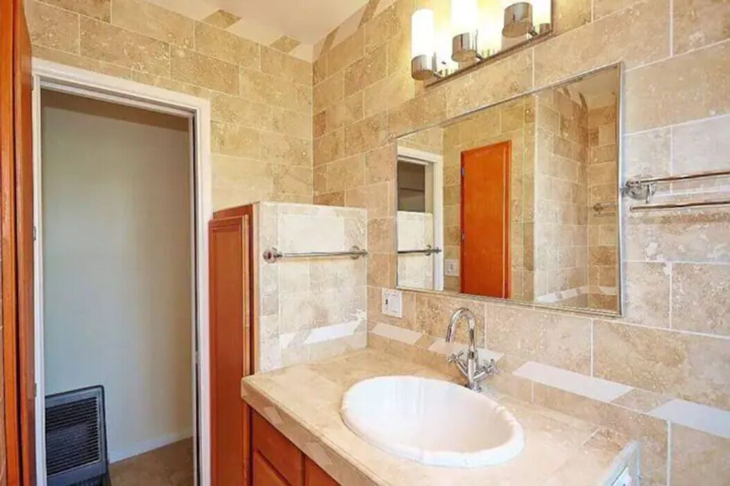 Photo of Bathroom in Mar Vista