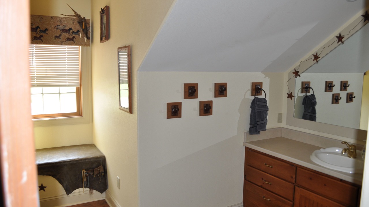Photo of Bathroom in Edgar