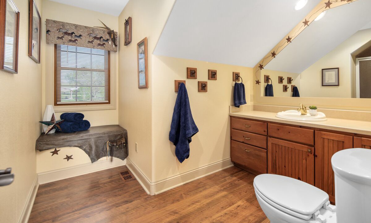 Photo of Bathroom in Edgar