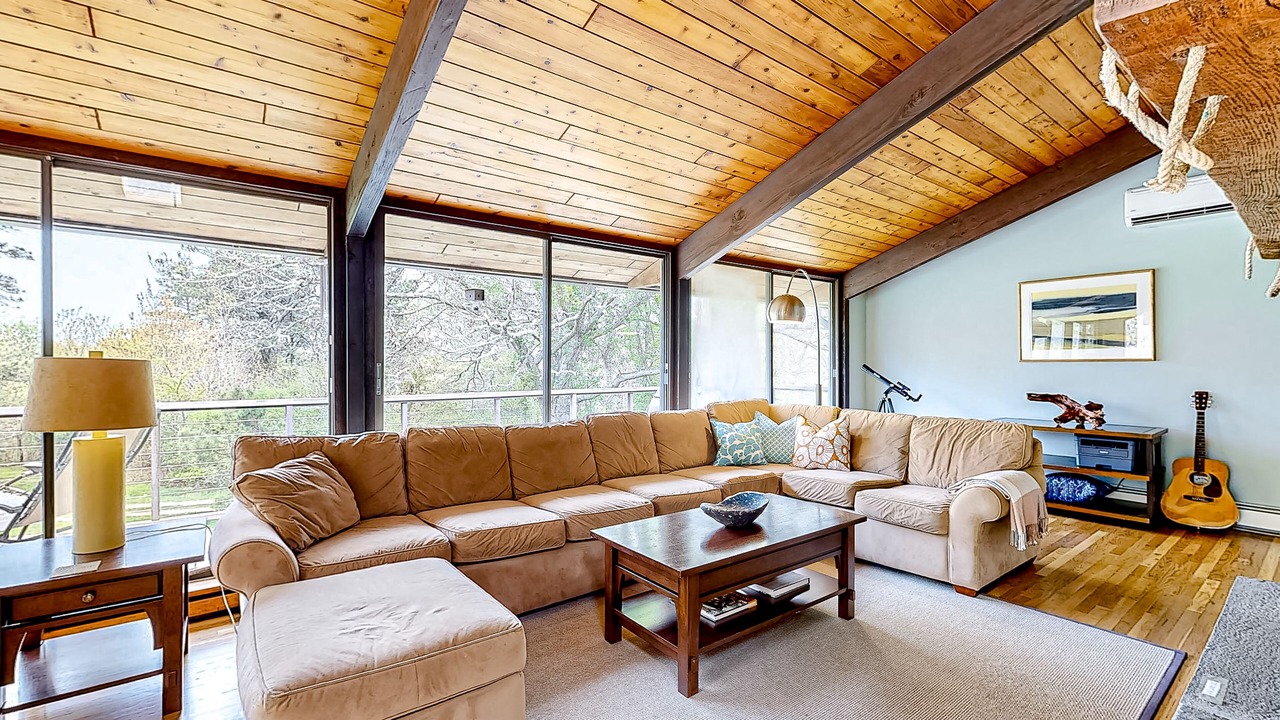 Photo of Livingroom in Chilmark