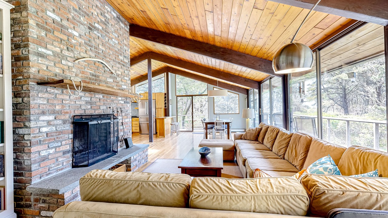 Photo of Livingroom in Chilmark