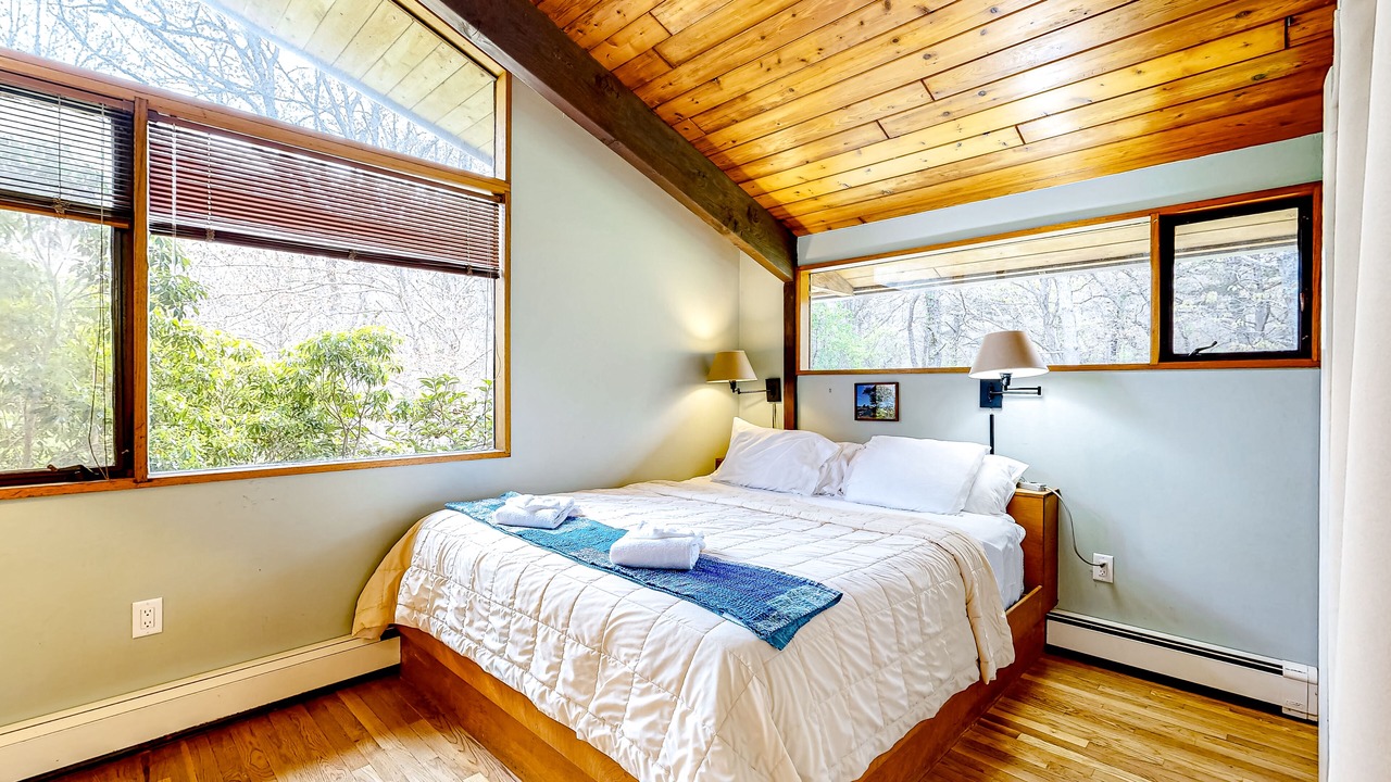 Photo of Bedroom in Chilmark