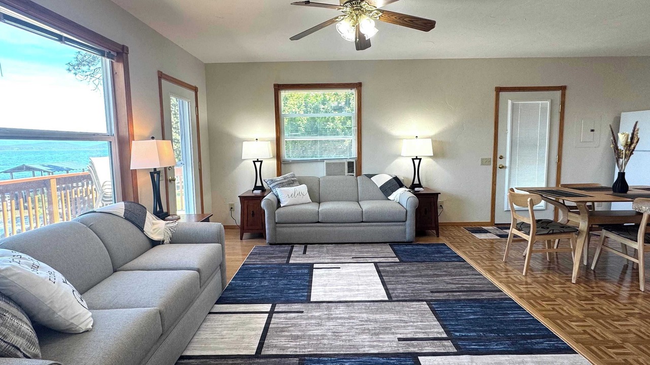 Photo of Livingroom in Lakeside