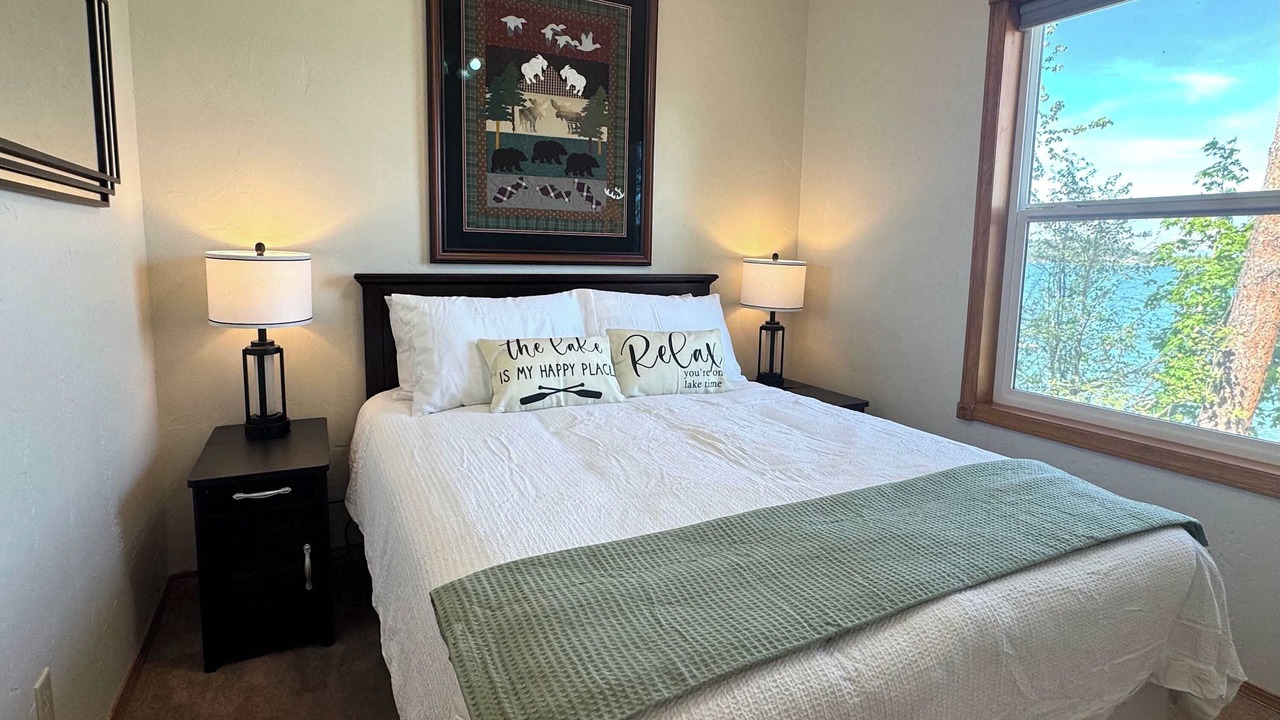Photo of Bedroom in Lakeside