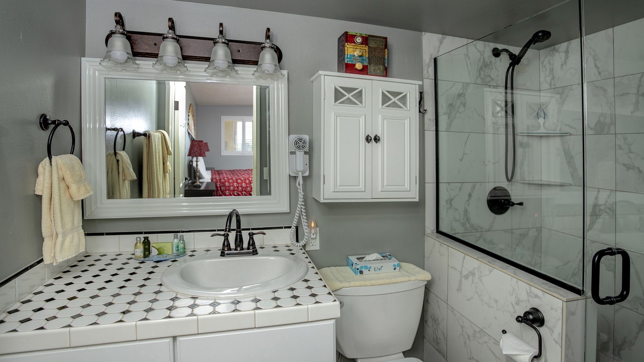 Photo of Bathroom in Gearhart