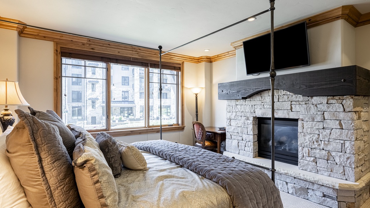 Photo of Livingroom in Empire Pass