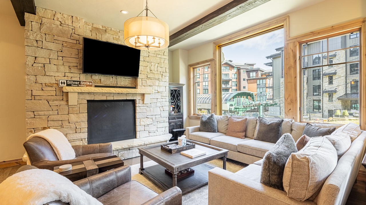 Photo of Livingroom in Empire Pass
