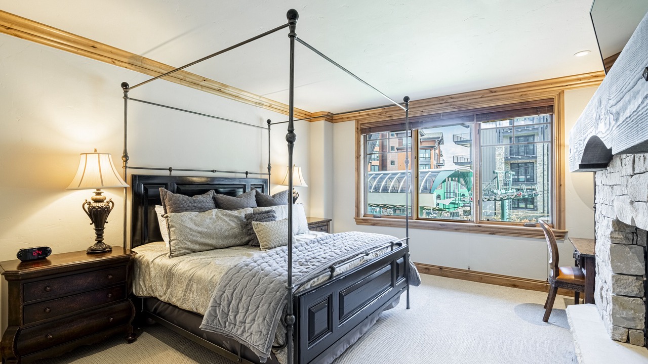 Photo of Livingroom in Empire Pass
