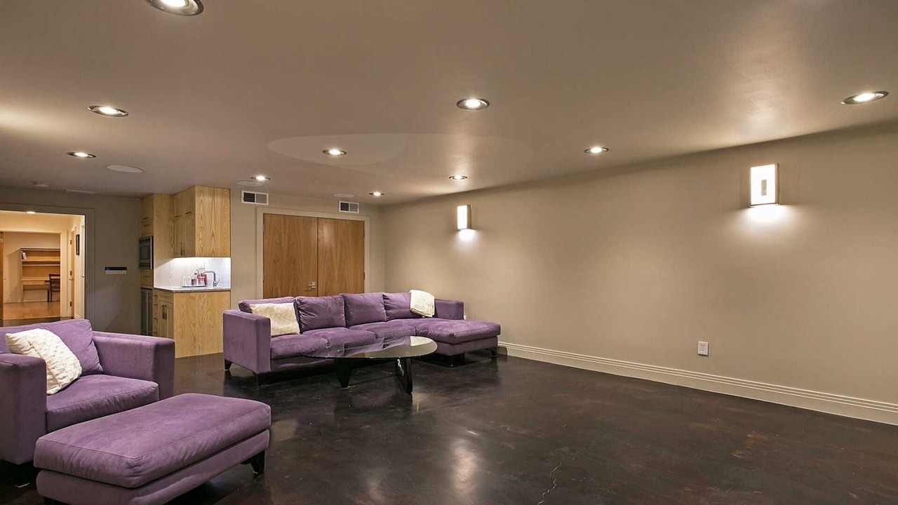 Photo of Bedroom in Central City