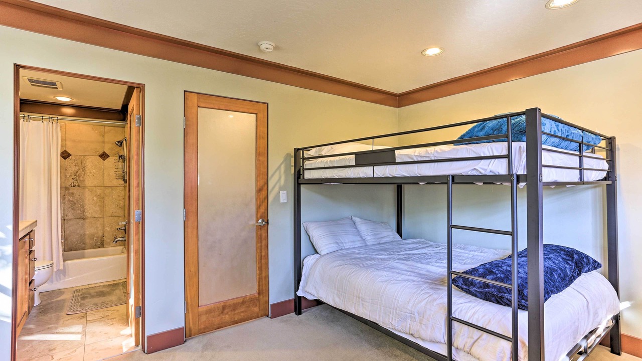 Photo of Bedroom in Sunset