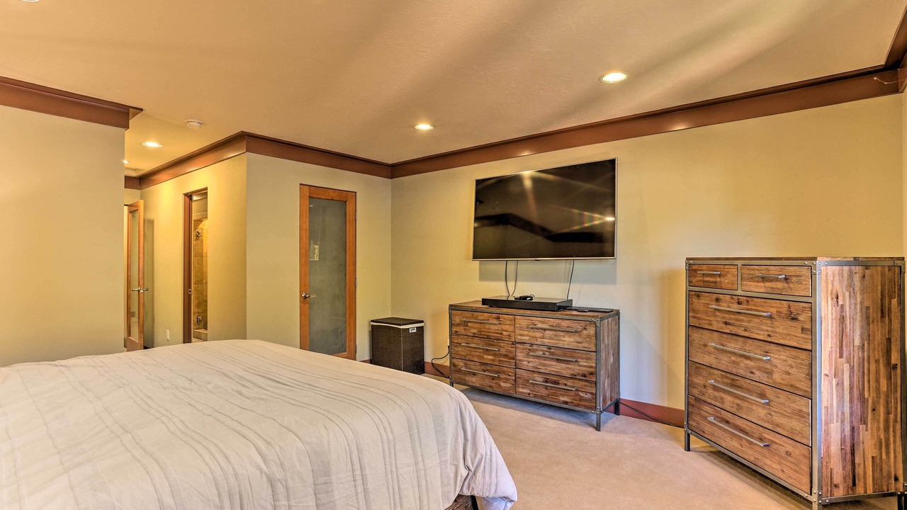 Photo of Bedroom in Sunset