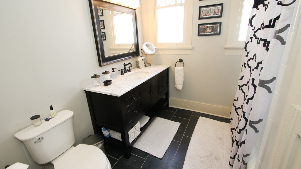 Photo of Bathroom in Broadmoor