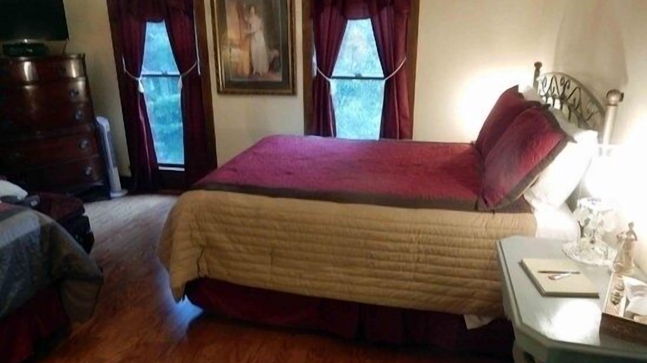 Photo of Bedroom in Peninsula