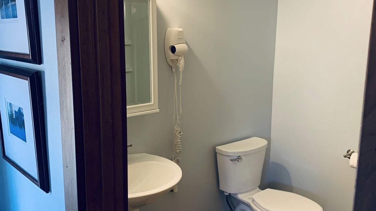 Photo of Bathroom in Peninsula