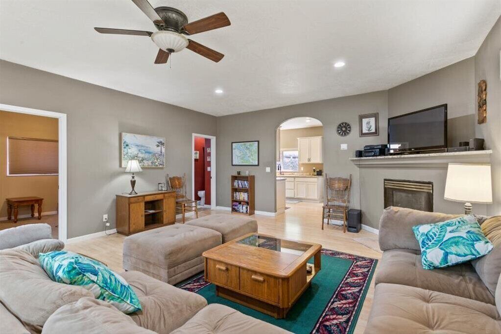 Photo of Livingroom in Harrison