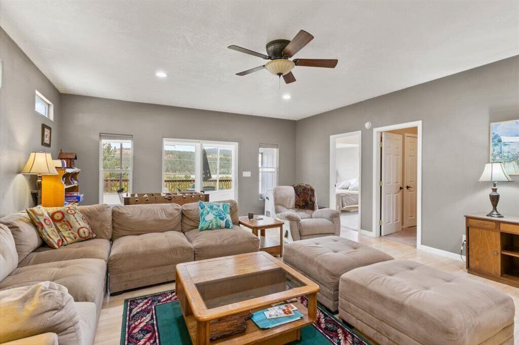 Photo of Livingroom in Harrison