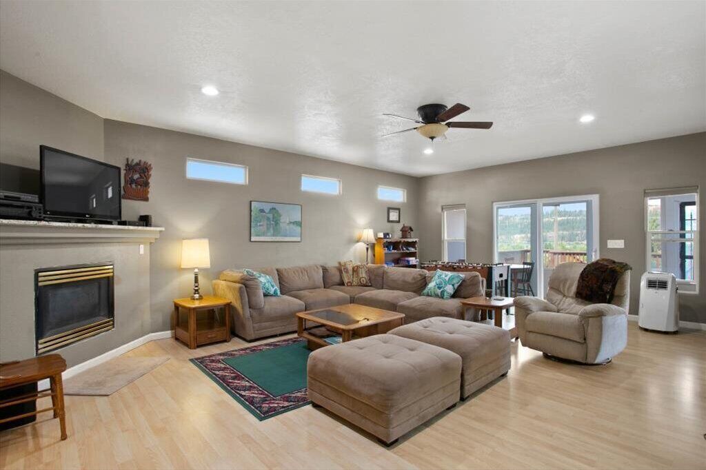 Photo of Livingroom in Harrison