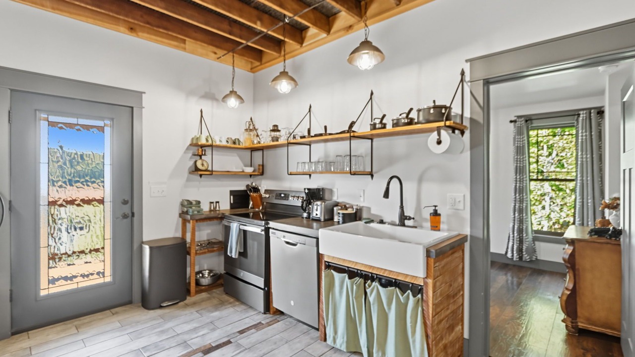 Photo of Kitchen in Helmsburg