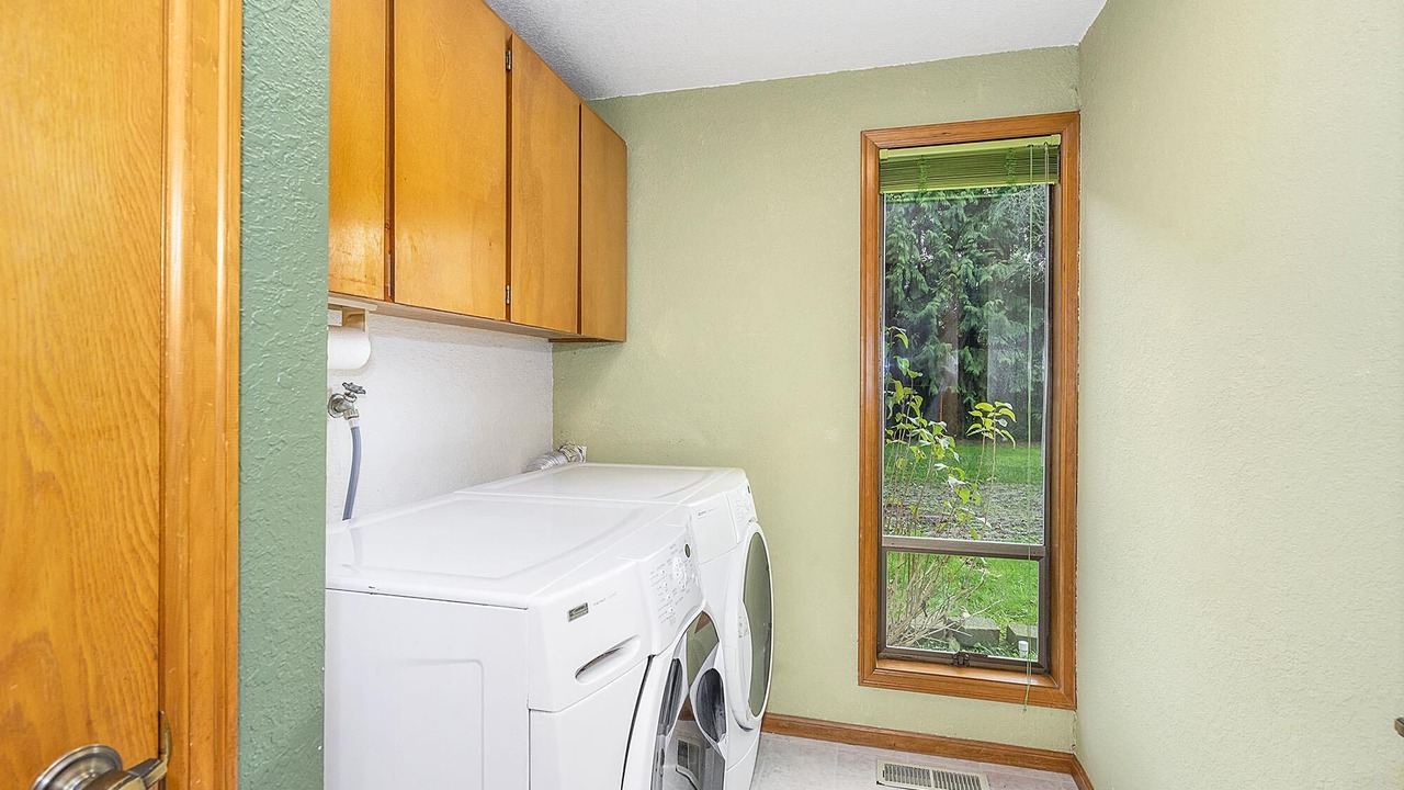 Photo of Bedroom in Martha Lake