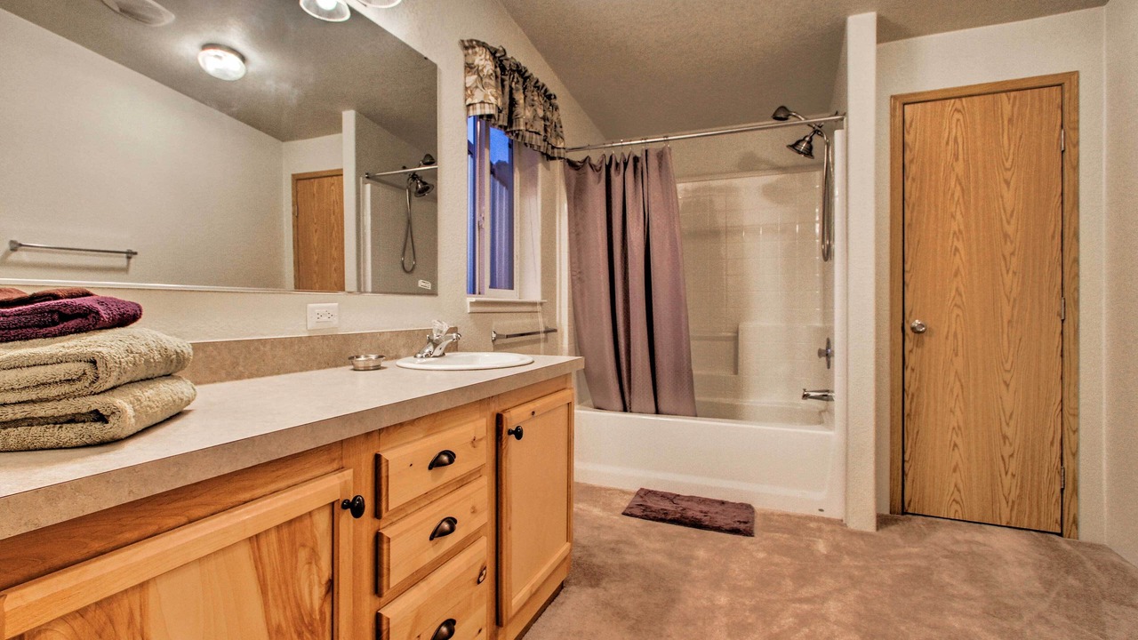 Photo of Bathroom in Cascade