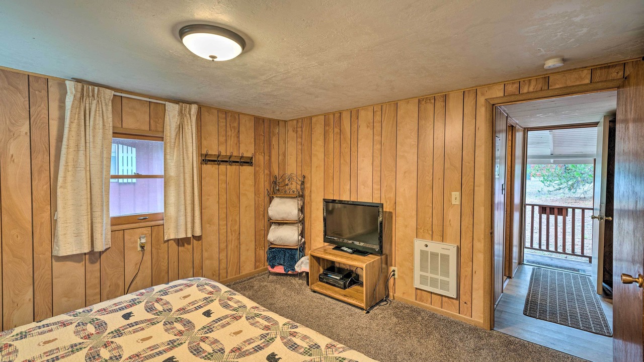 Photo of Bedroom in Island Park