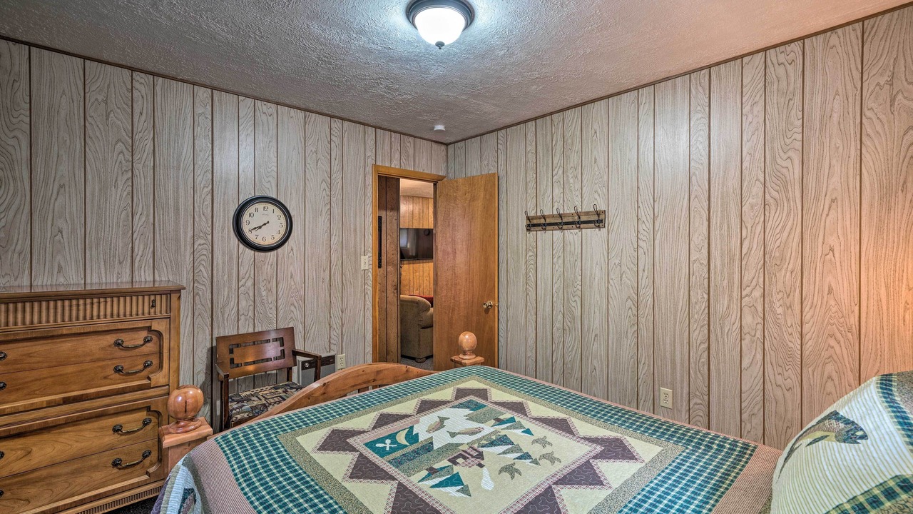 Photo of Bedroom in Island Park