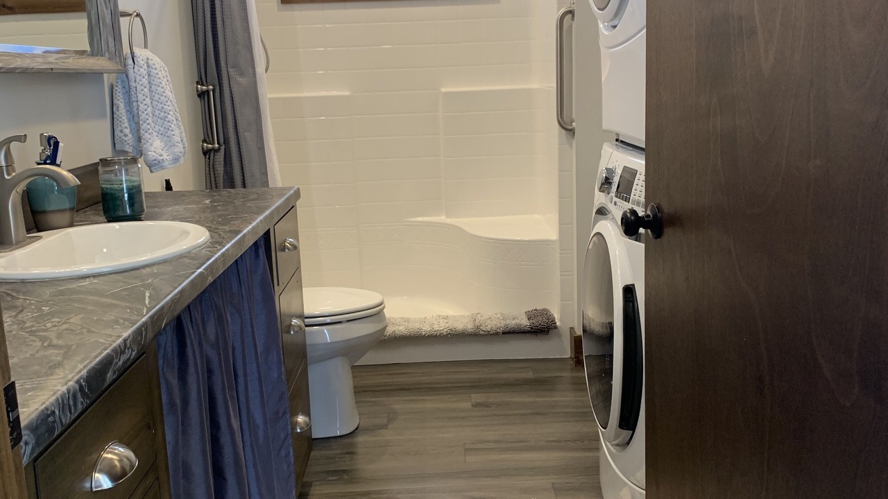 Photo of Bathroom in Gardiner