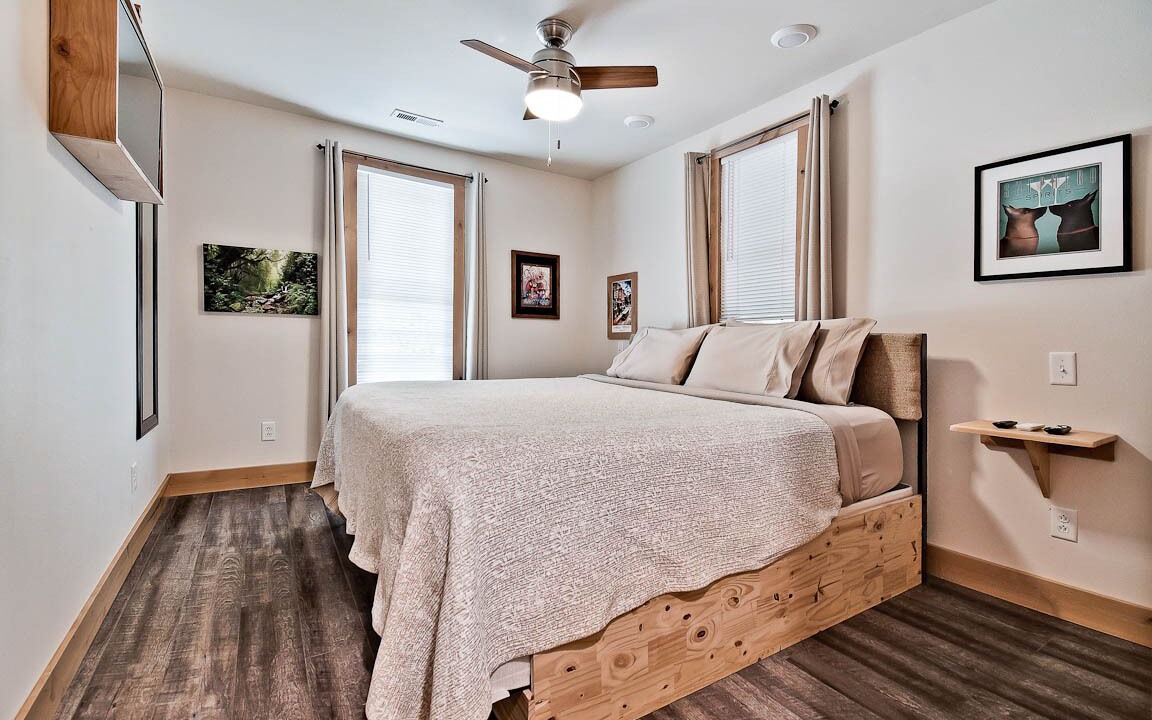 Photo of Bedroom in Eureka Springs Historic District
