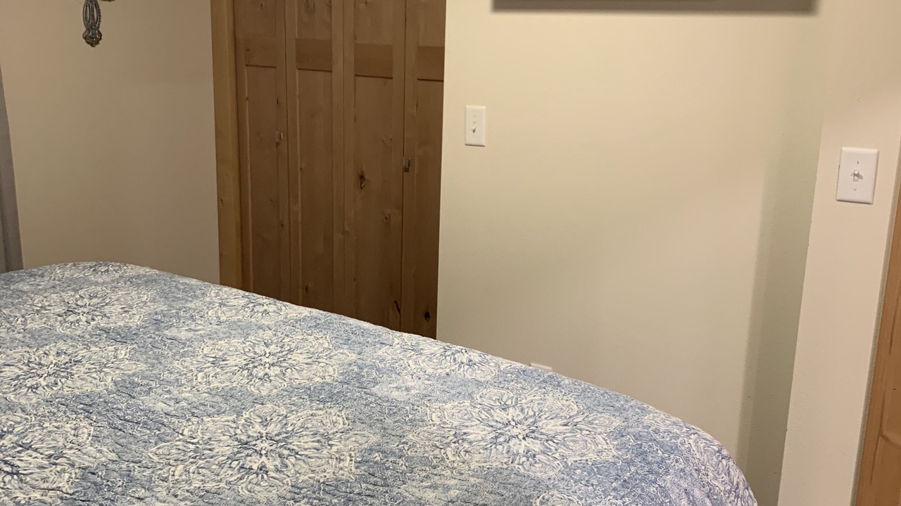 Photo of Bedroom in Eureka Springs Historic District