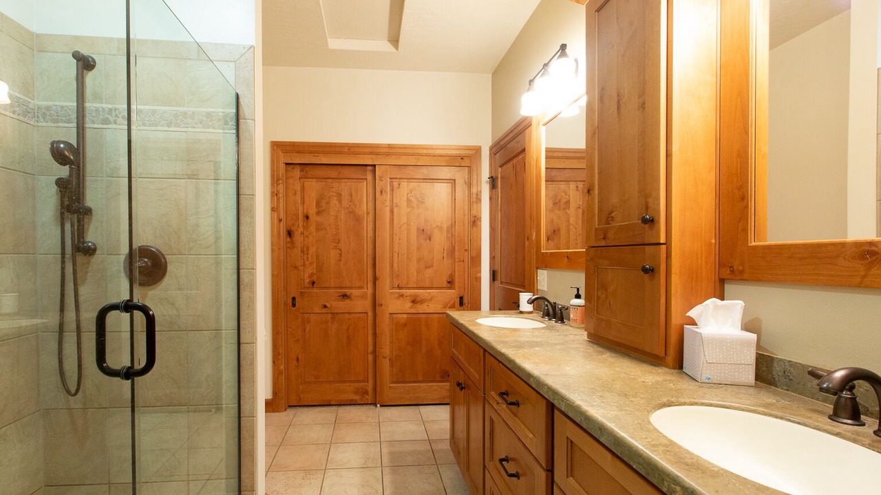 Photo of Bathroom in Lower Rattlesnake