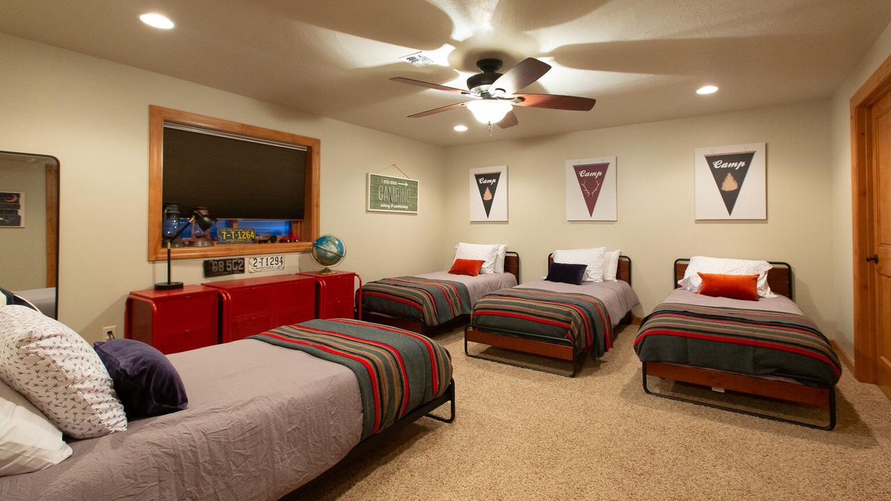 Photo of Bedroom in Lower Rattlesnake