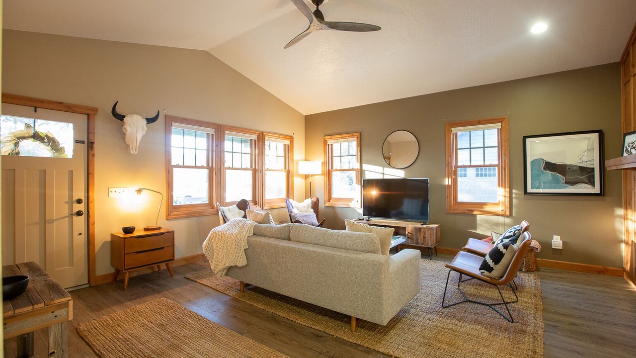 Photo of Livingroom in Lower Rattlesnake