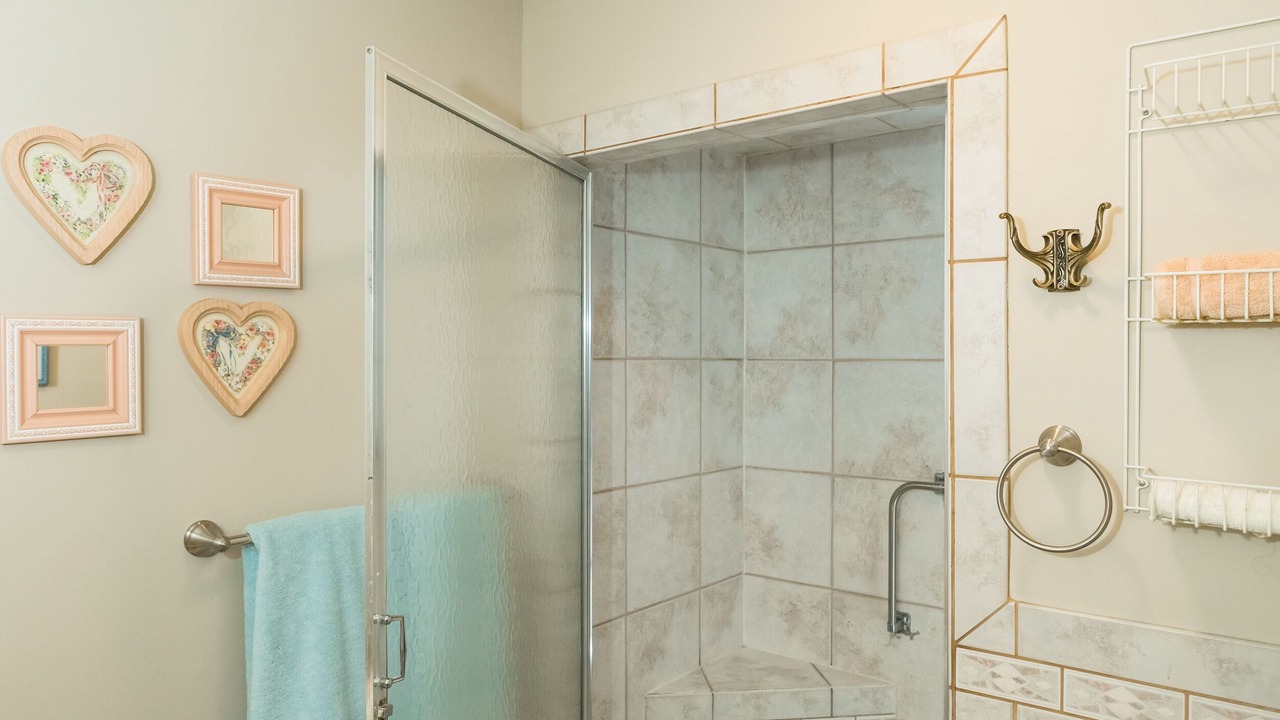 Photo of Bathroom in Hill County