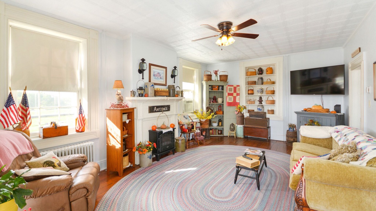 Photo of Livingroom in Myersville