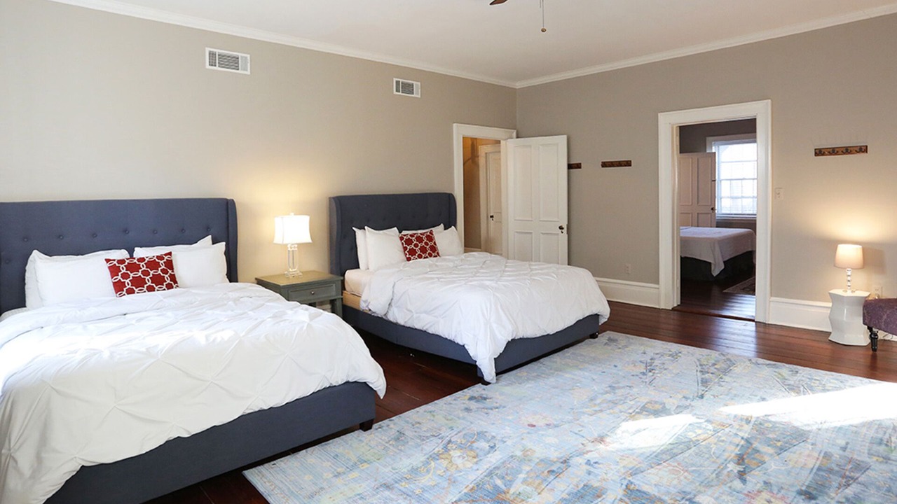 Photo of Bedroom in Historic District - North